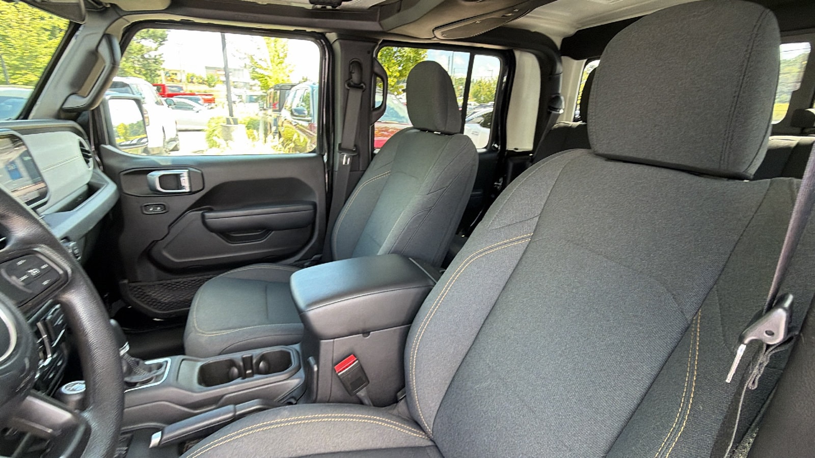 2025 Jeep Gladiator Nighthawk - Photo 17