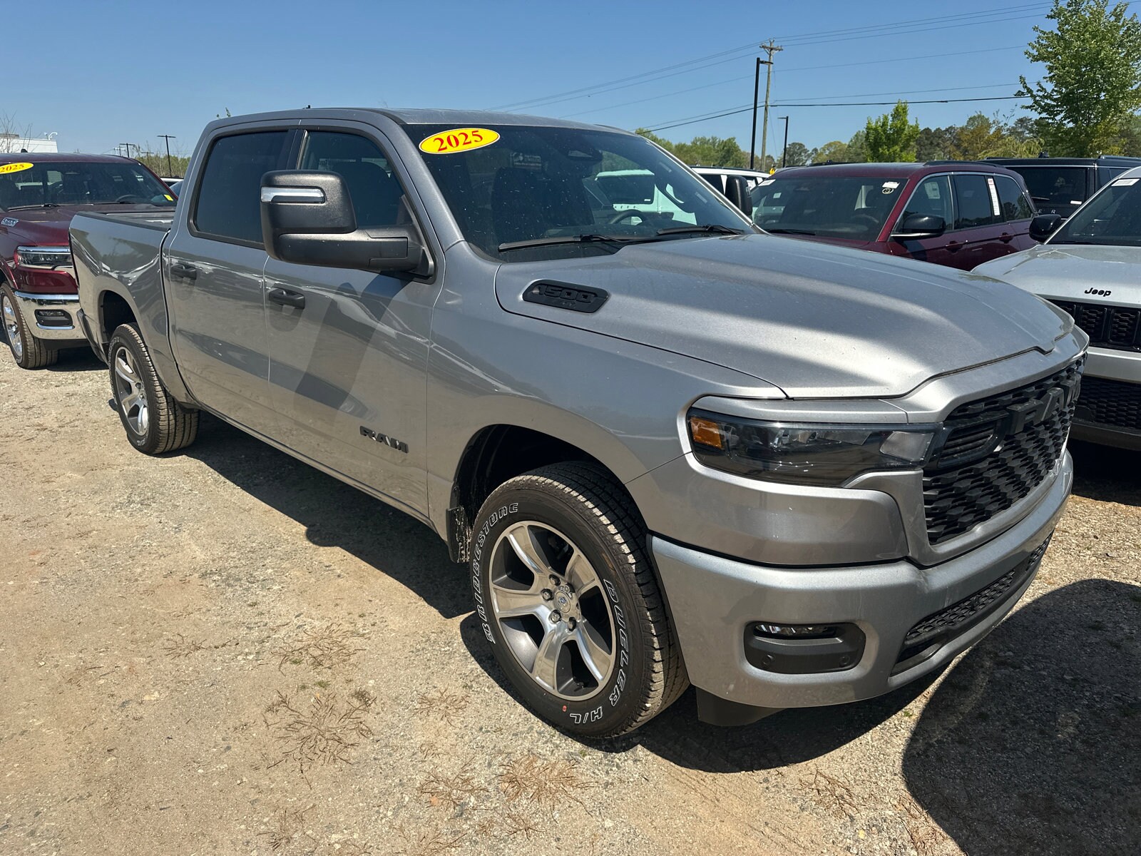 2025 Ram 1500 Tradesman photo 2