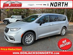 2026 Chrysler Pacifica SELECT Passenger Van