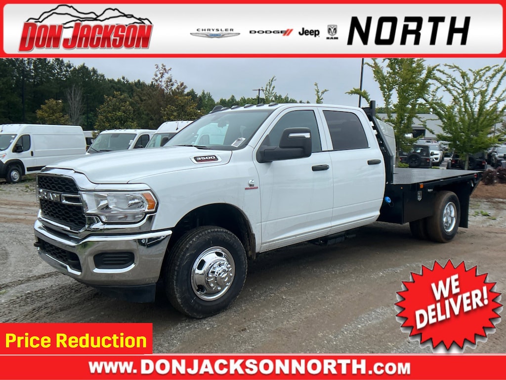New 2024 Ram 3500 Chassis Cab 3500 TRADESMAN CREW CAB CHASSIS 4X4 60' CA Pickup