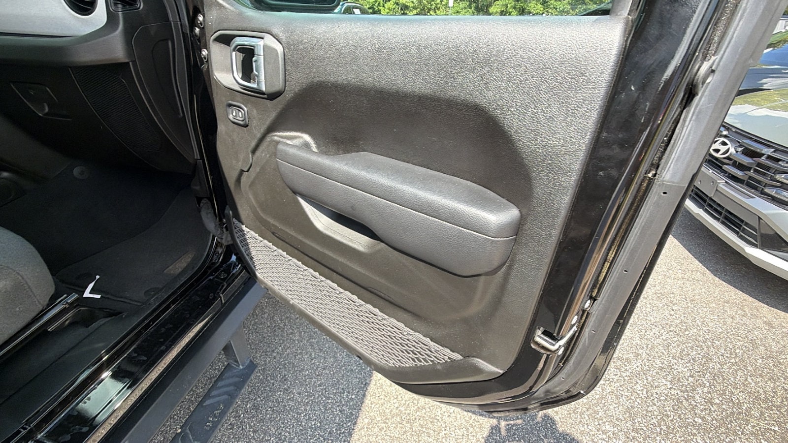 2025 Jeep Gladiator Nighthawk - Photo 18