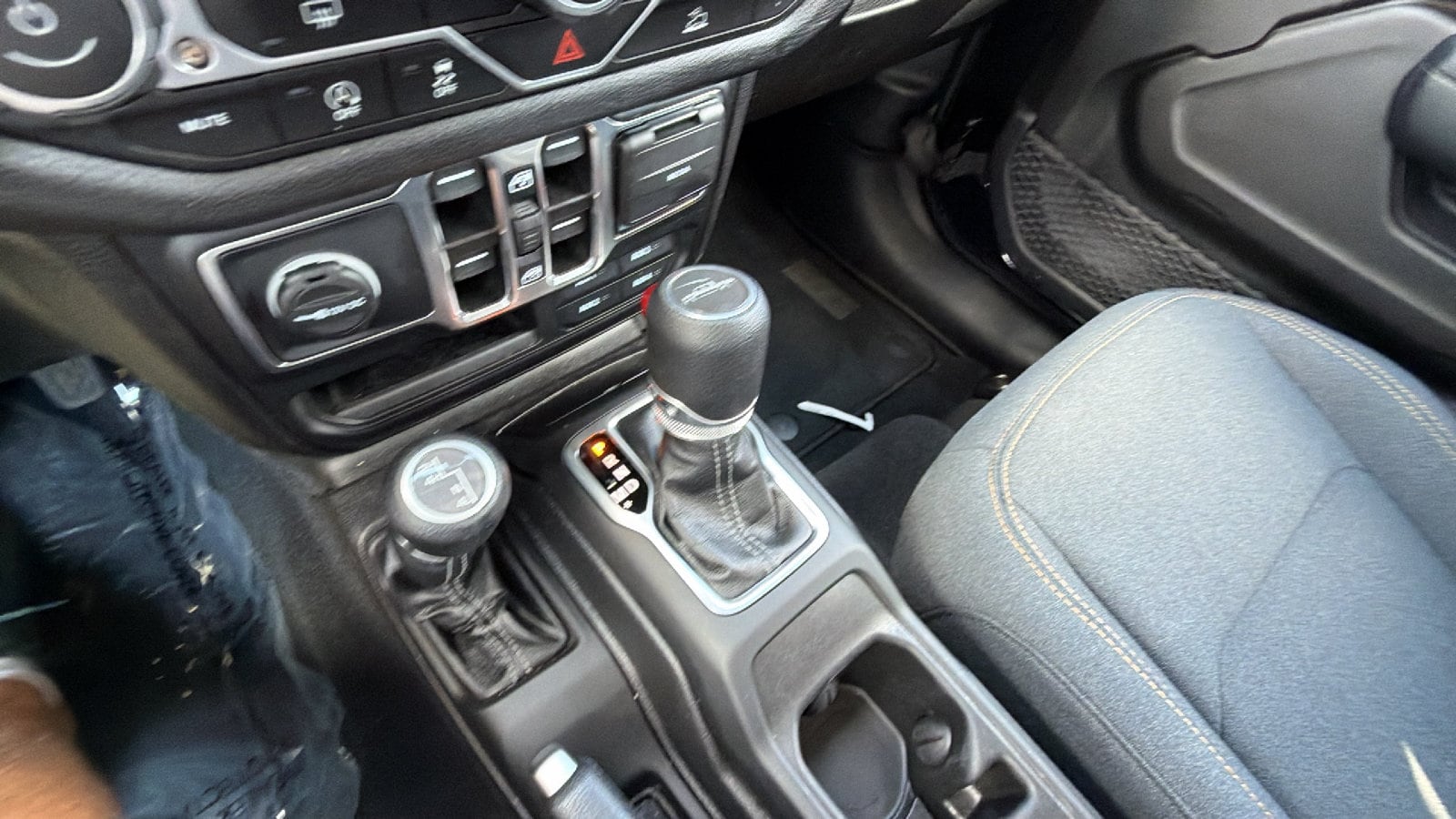 2025 Jeep Gladiator Nighthawk - Photo 30