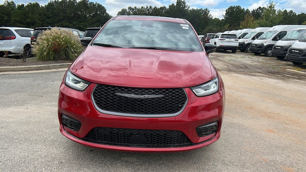 New 2026 Chrysler Pacifica SELECT Passenger Van