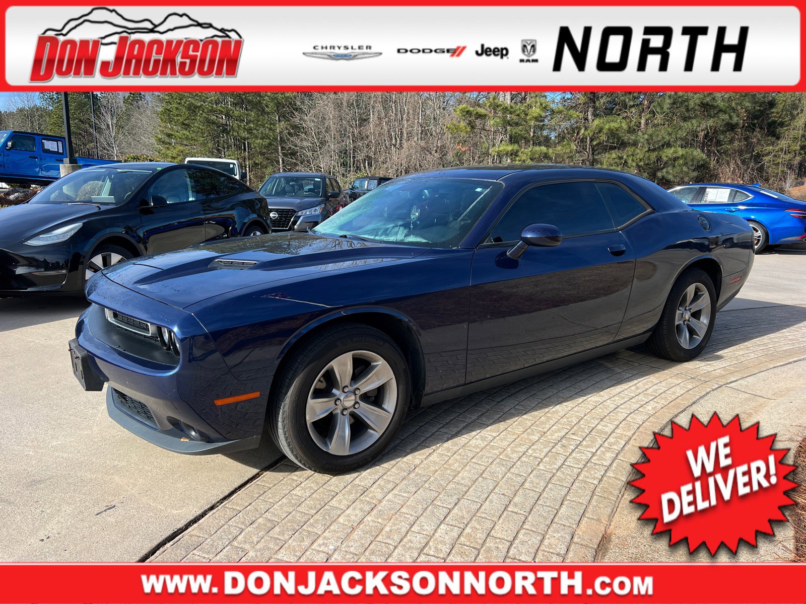 2016 Dodge Challenger SXT's photo