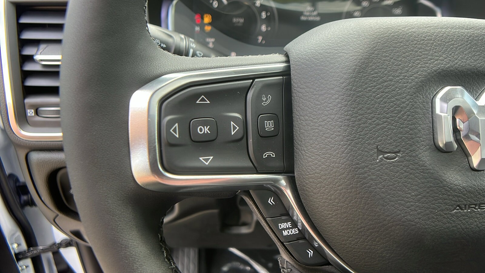 2026 RAM 1500 Laramie - Photo 25