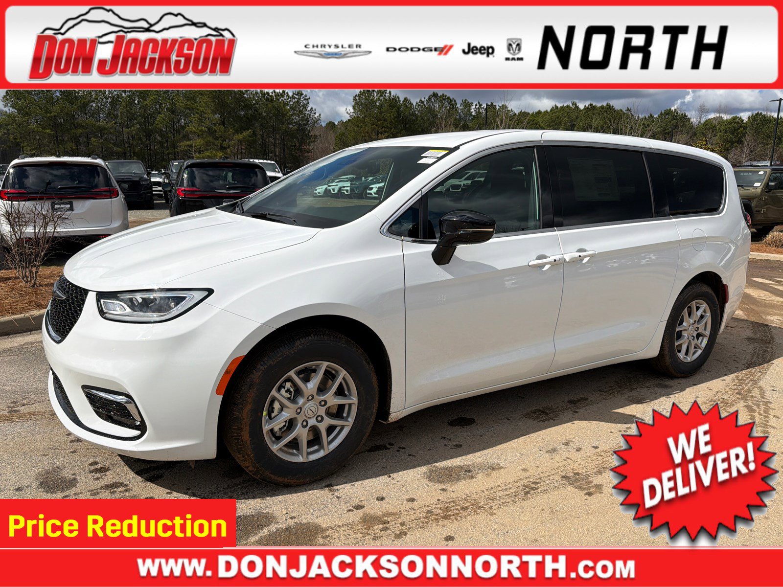 2026 Chrysler Pacifica Select's photo