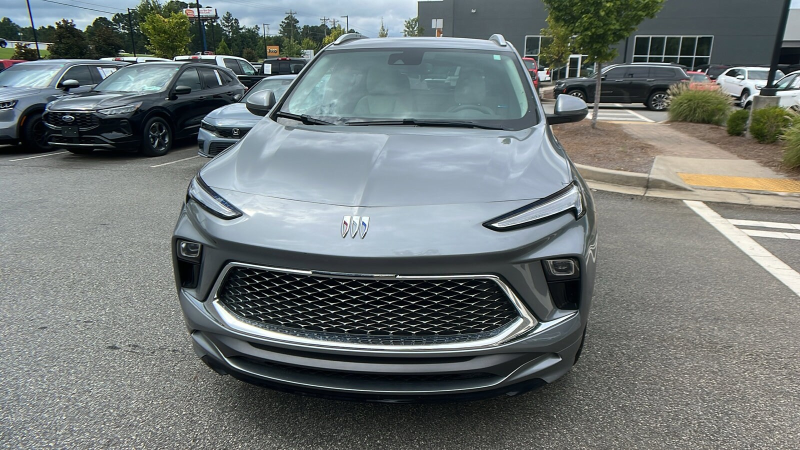2024 Buick Encore GX Avenir photo 2