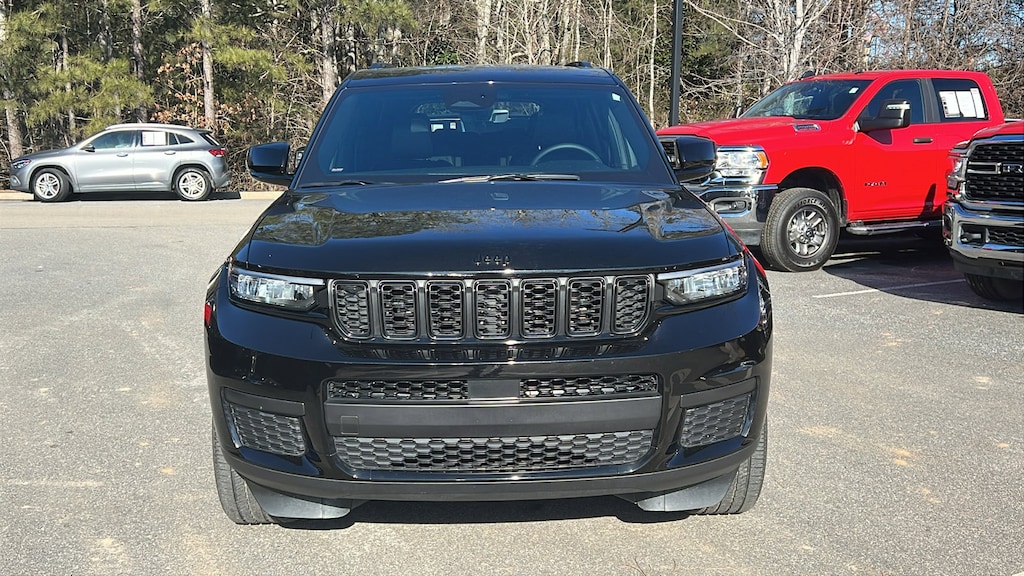 Used 2025 Jeep Grand Cherokee L Laredo SUV