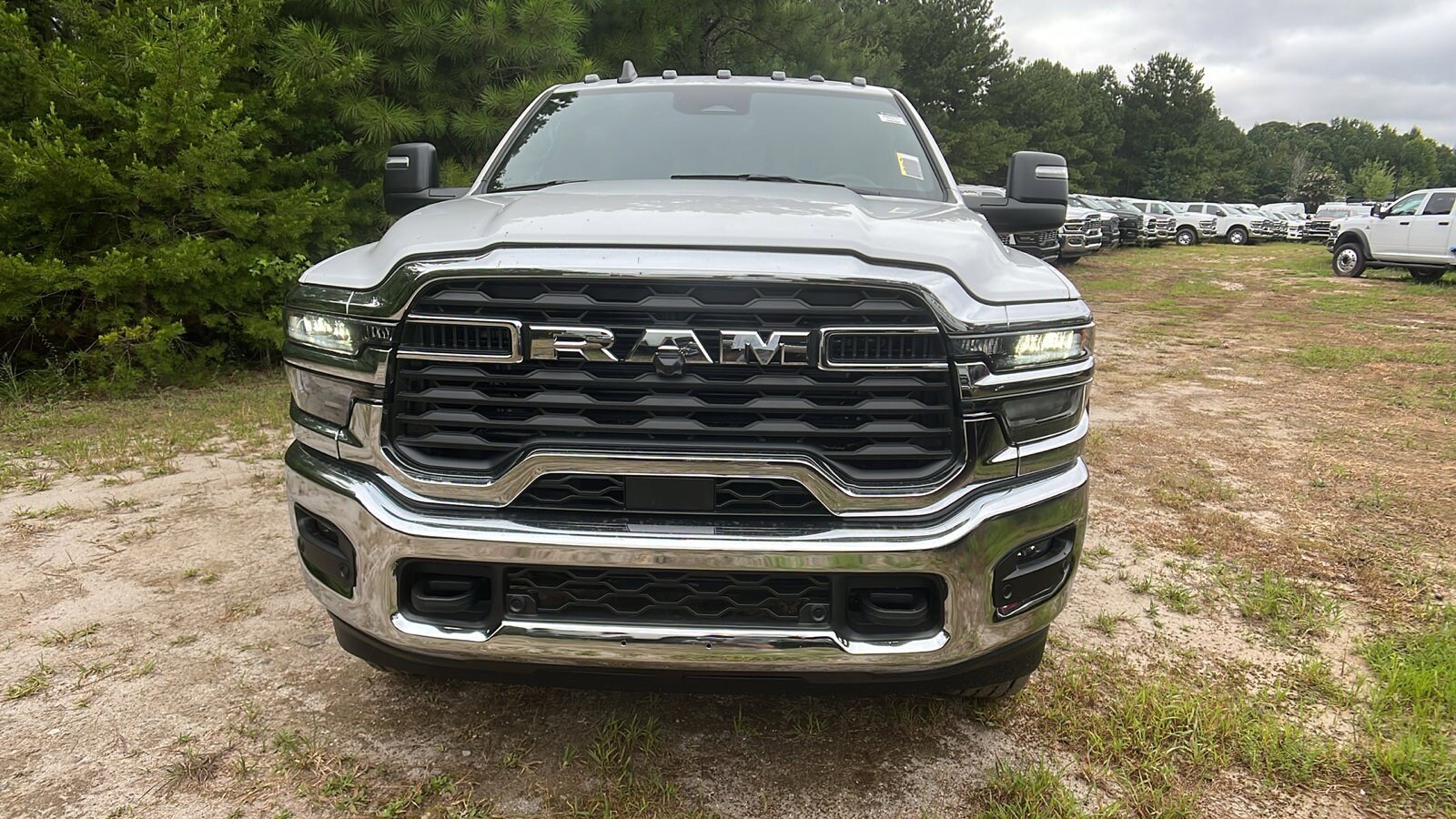 2026 Ram 2500 Tradesman photo 2