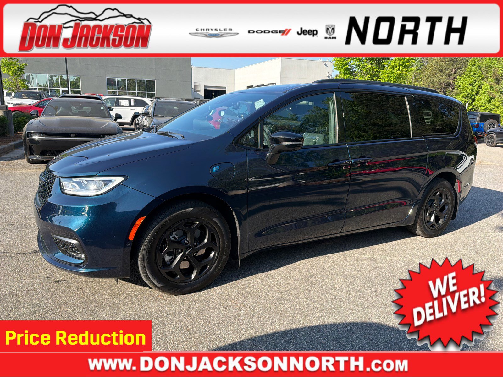 2024 Chrysler Pacifica Hybrid Select Premium S-Appearance PHEV's photo