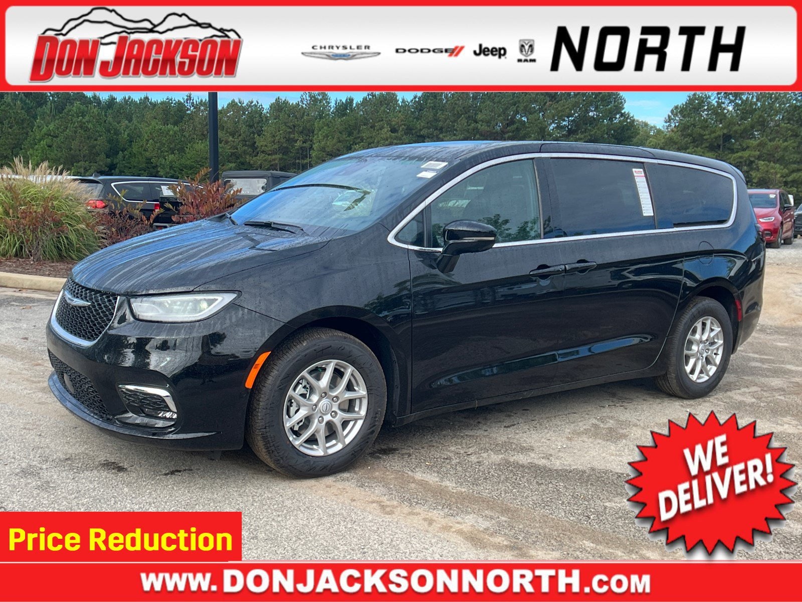2026 Chrysler Pacifica Select's photo