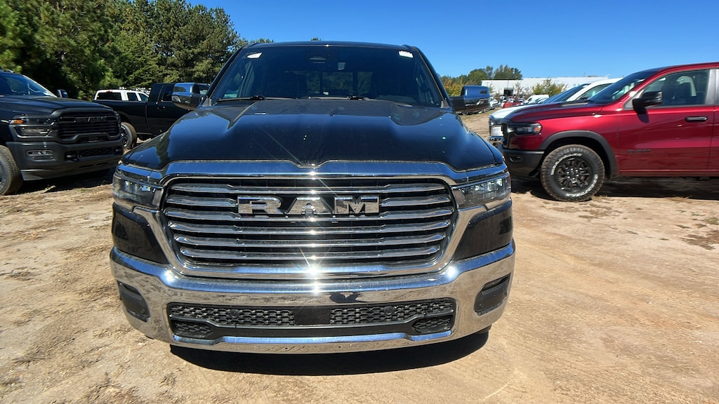 New 2026 Ram 1500 LARAMIE CREW CAB 4X2 5'7 BOX Pickup
