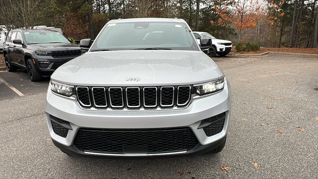 New 2025 Jeep Grand Cherokee LAREDO X 4X4 Sport Utility