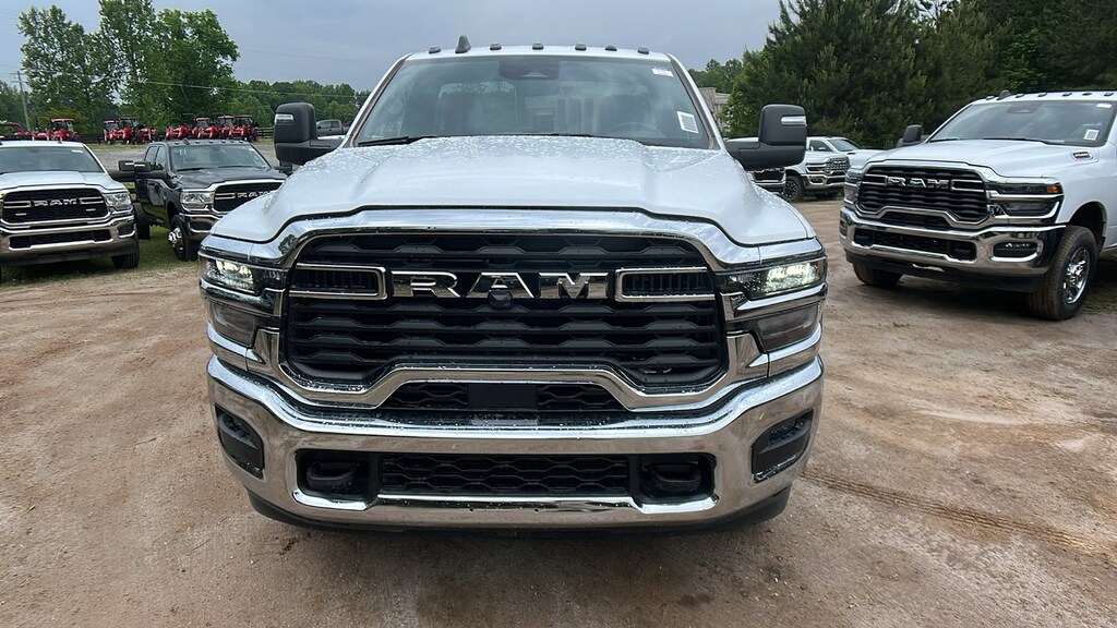 New 2025 Ram 3500 Chassis Cab 3500 TRADESMAN CHASSIS REGULAR CAB 4X2 84' CA Pickup