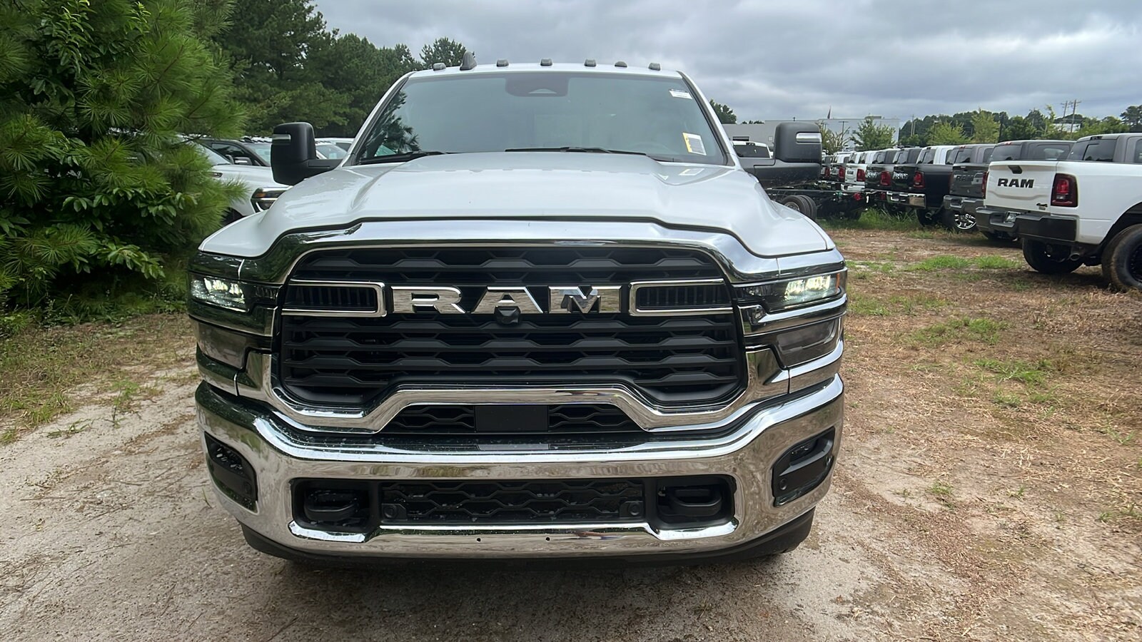 2026 Ram 2500 Tradesman photo 2