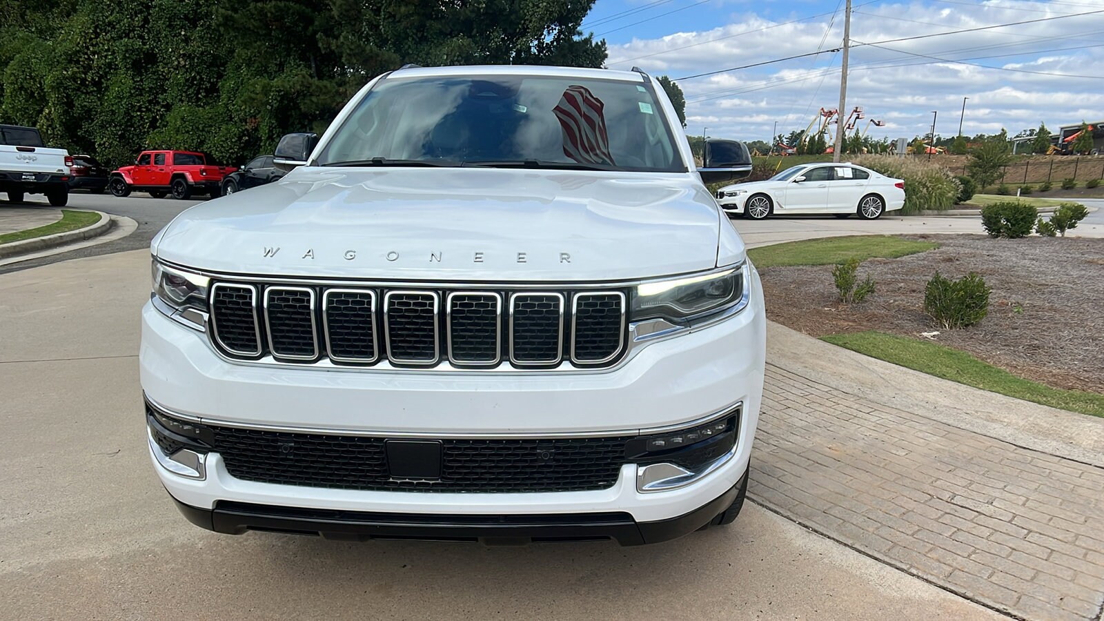 2023 Jeep Wagoneer Base photo 2