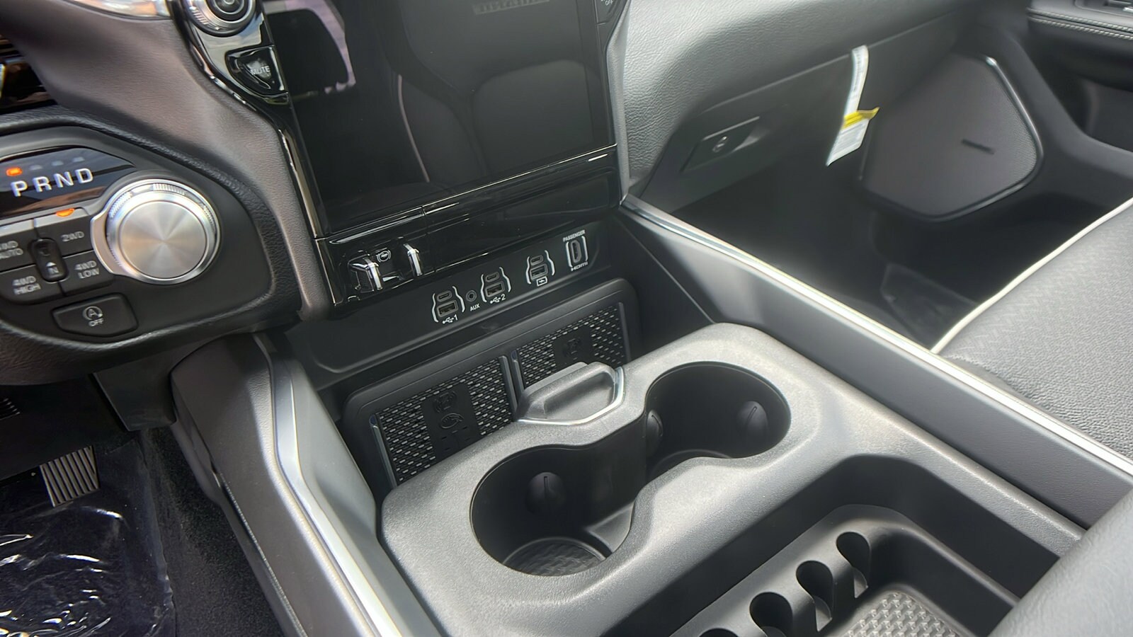 2026 RAM 1500 Laramie - Photo 29