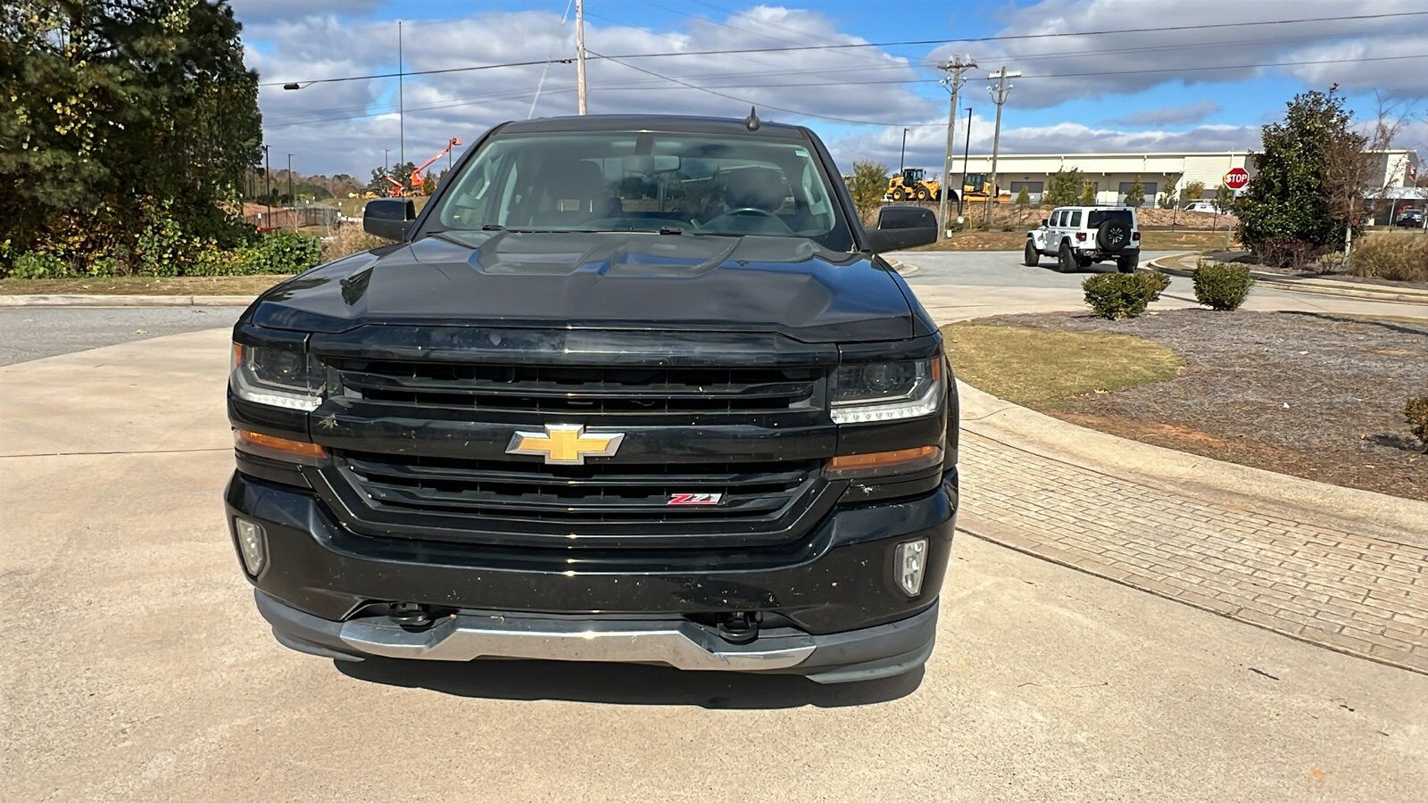 2017 Chevrolet Silverado 1500 LT photo 2