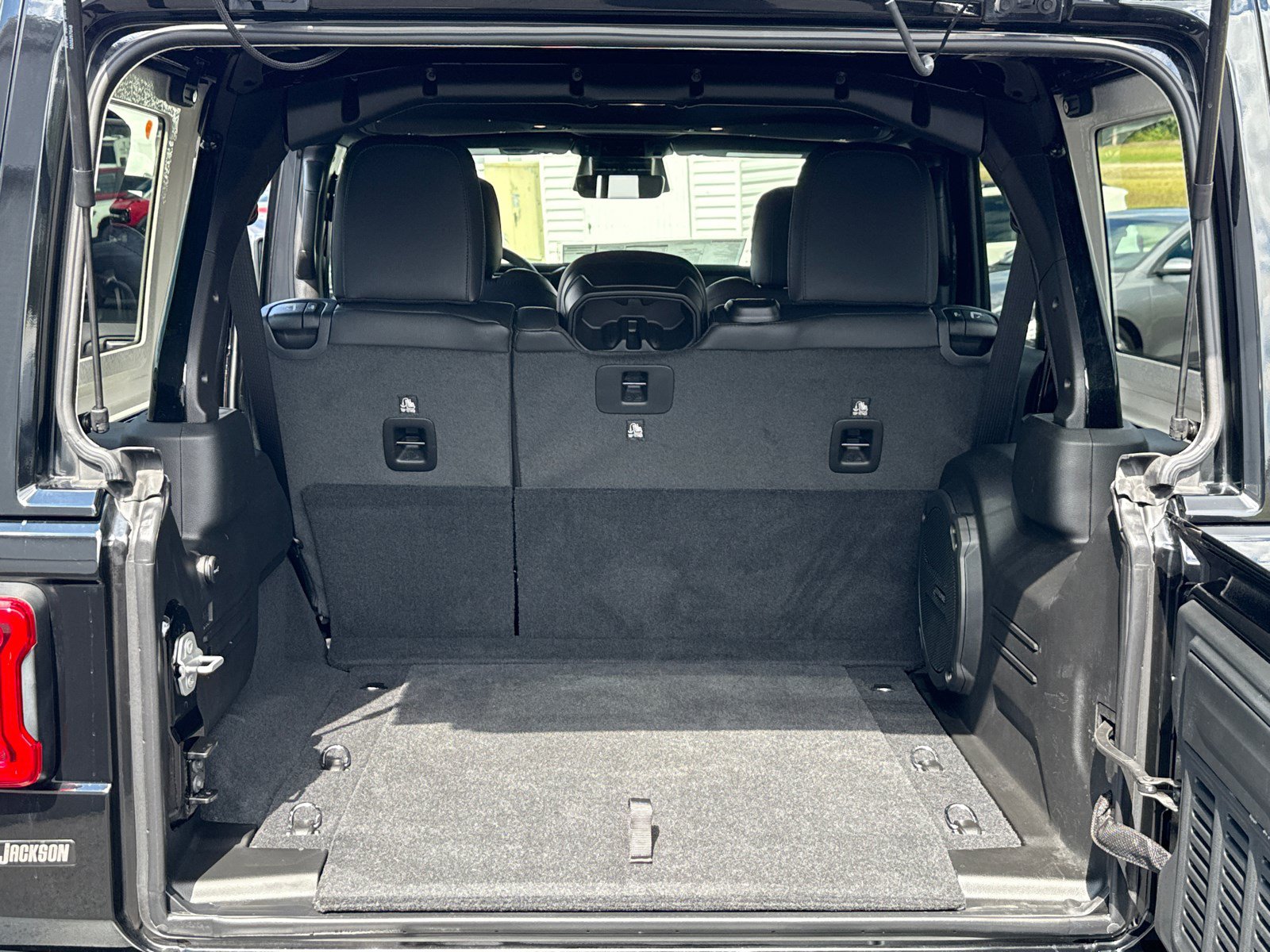 2026 Jeep Wrangler 4-Door Sahara - Photo 18