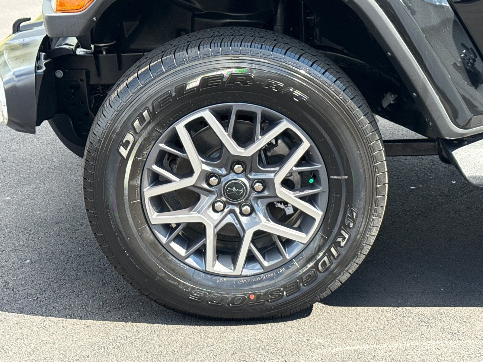 2026 Jeep Wrangler 4-Door Sahara - Photo 11
