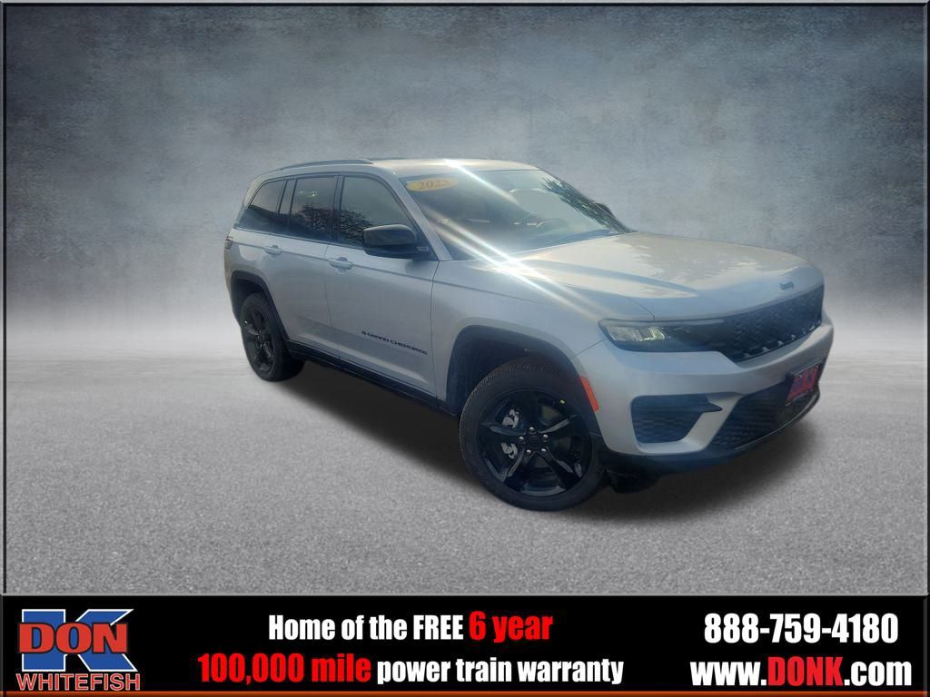 2025 Jeep Grand Cherokee Altitude's photo