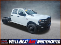 2026 Ram 3500 Chassis Cab TRADESMAN CREW   4X4 60' CA Pickup