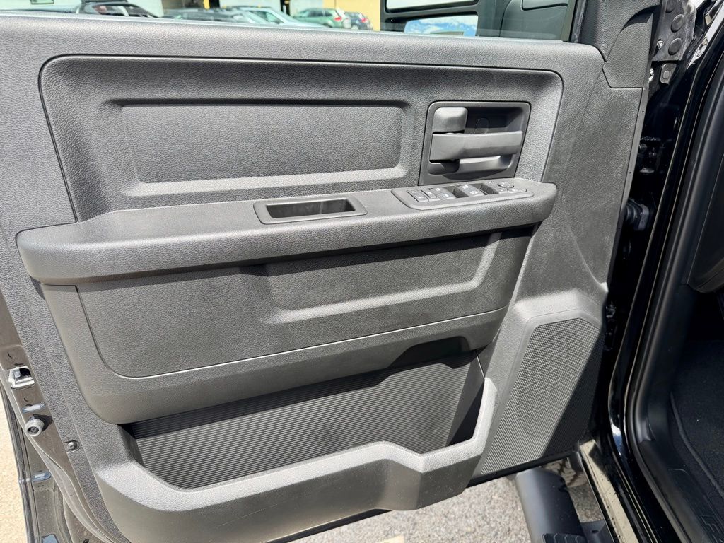 2025 RAM Ram 3500 Pickup Tradesman - Photo 12