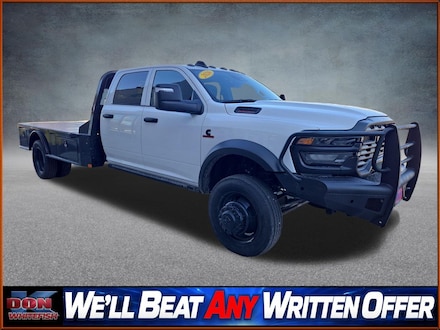2026 Ram 5500 Chassis Cab TRADESMAN  CREW  4X4 84' CA Pickup