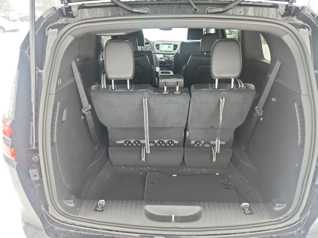 2026 Chrysler Pacifica Select - Photo 8