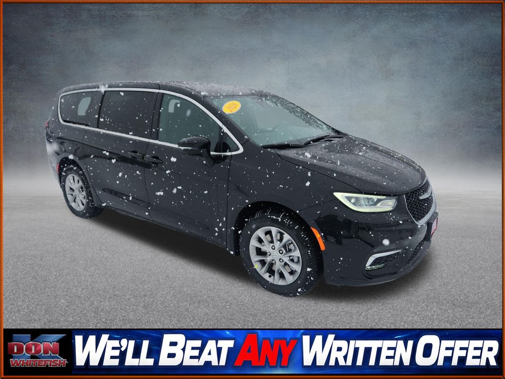 2026 Chrysler Pacifica Select AWD's photo