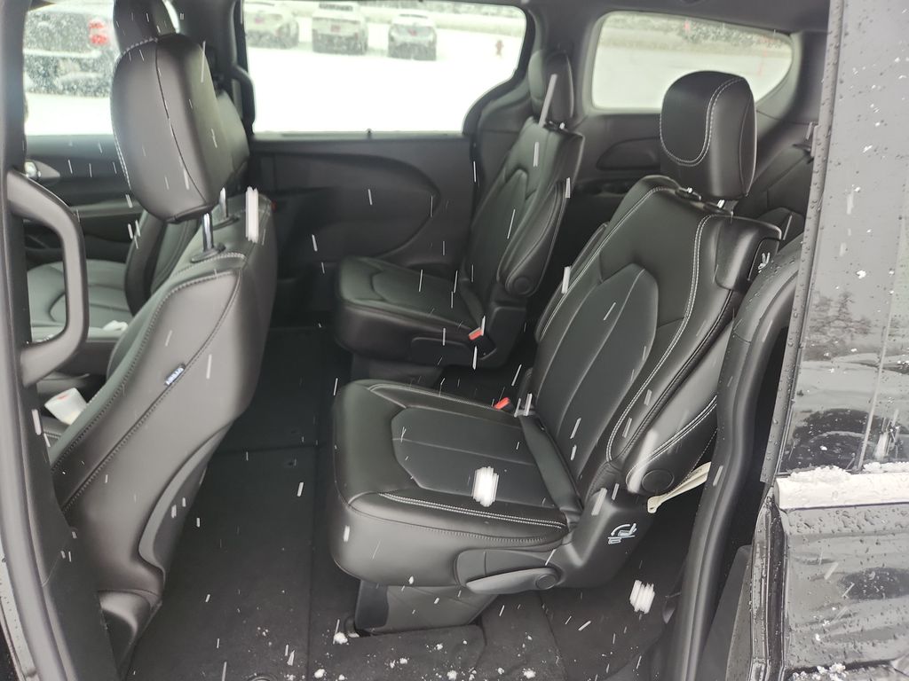 2026 Chrysler Pacifica Select - Photo 21