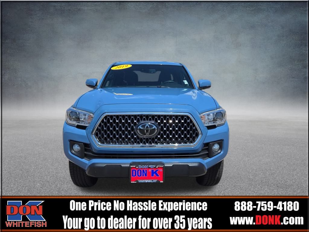2019 Toyota Tacoma Double Cab TRD Off-Road photo 2