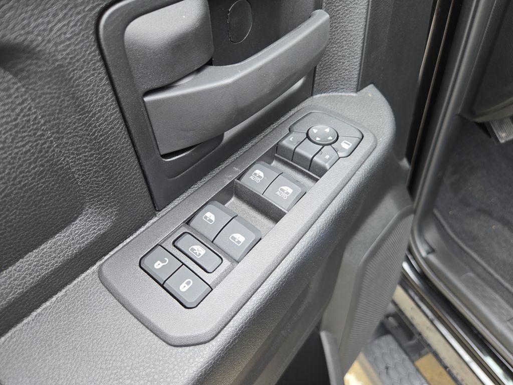 2025 RAM Ram 3500 Pickup Tradesman - Photo 13