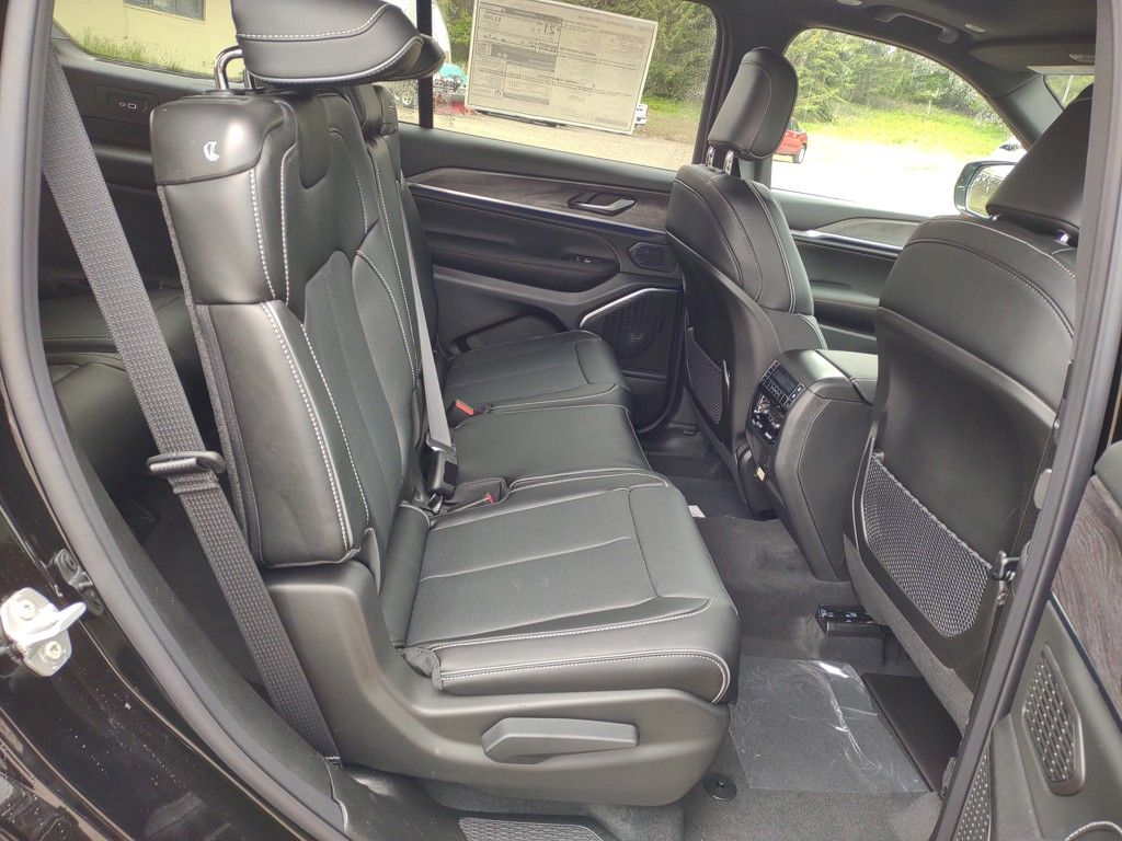 2025 Jeep Grand Cherokee L Overland - Photo 17