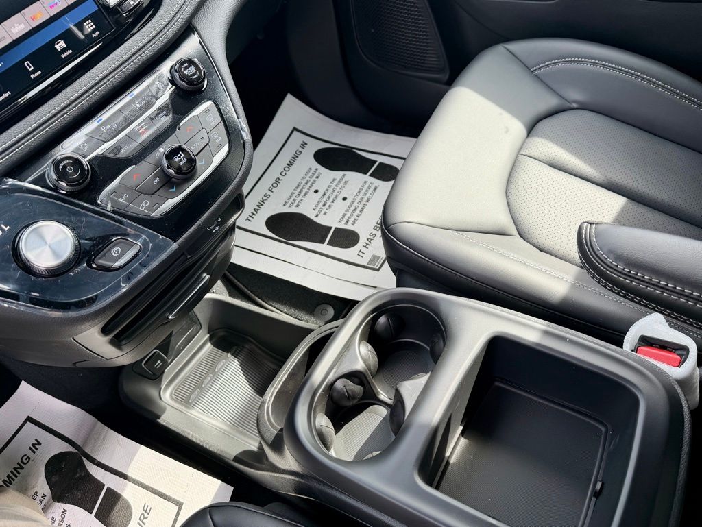 2026 Chrysler Pacifica Select - Photo 20