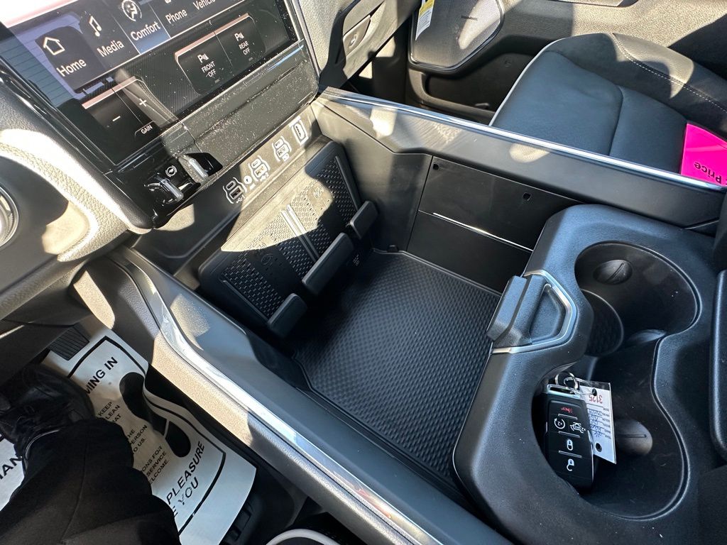 2026 RAM 1500 Laramie - Photo 19