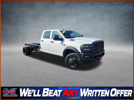 2026 Ram 5500 Chassis Cab TRADESMAN  CREW  4X4 84' CA Pickup