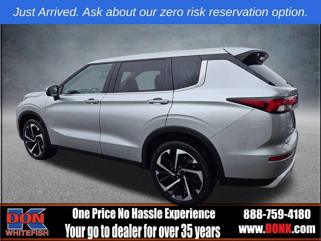 Used 2024 Mitsubishi Outlander SE 7 Passenger S-AWC