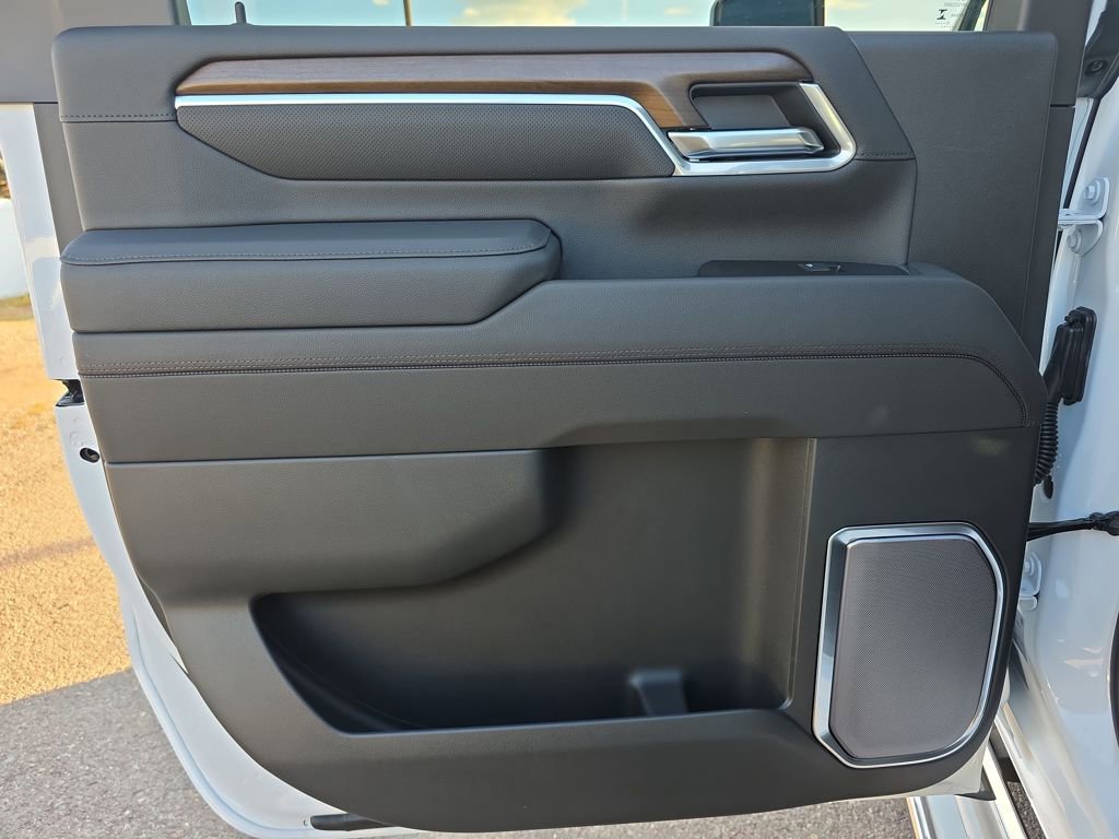 2026 Chevrolet Silverado 3500 HD High Country - Photo 17