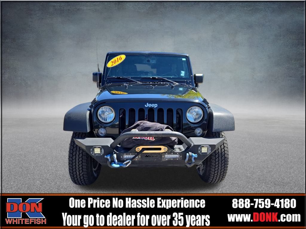 2016 Jeep Wrangler Unlimited Rubicon photo 2