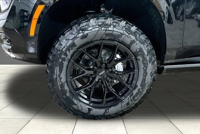 2026 GMC Yukon AT4 - Photo 8
