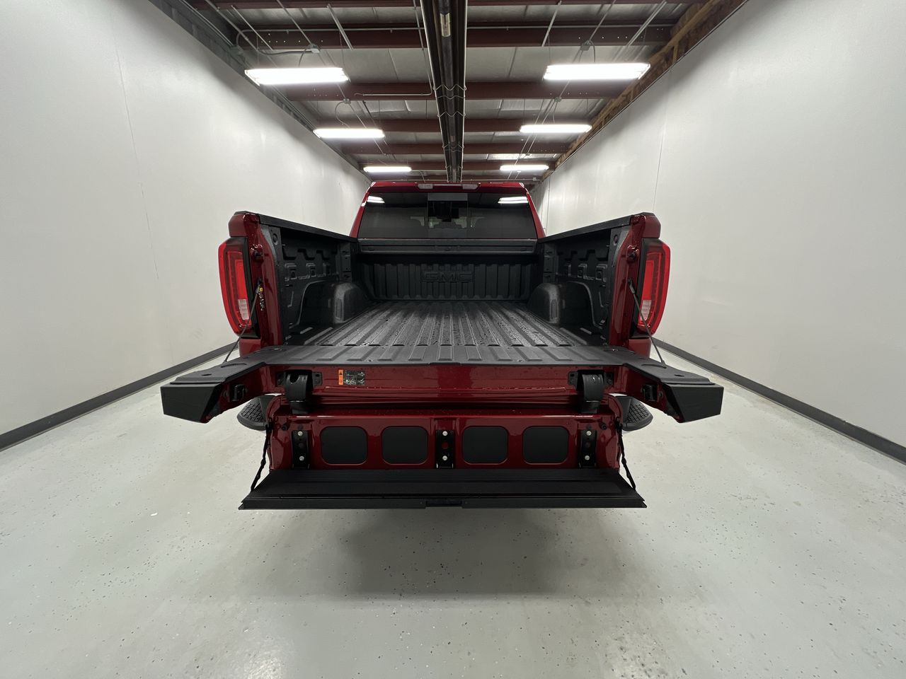 2026 GMC Sierra 1500 SLT - Photo 41