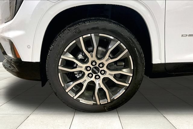 2026 GMC Acadia Denali Ultimate - Photo 8