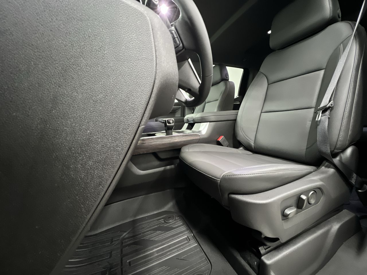 2026 GMC Sierra 1500 SLT - Photo 34