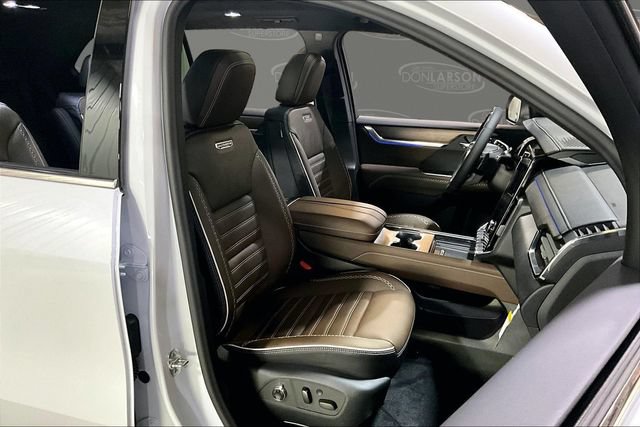 2026 GMC Acadia Denali Ultimate - Photo 12