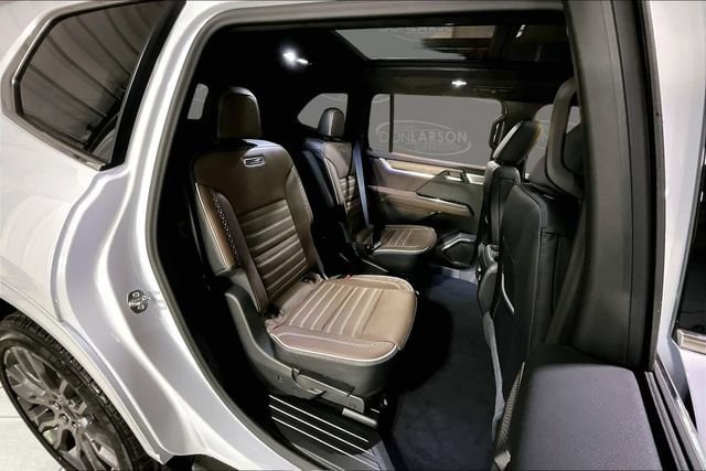 2026 GMC Acadia Denali Ultimate - Photo 13