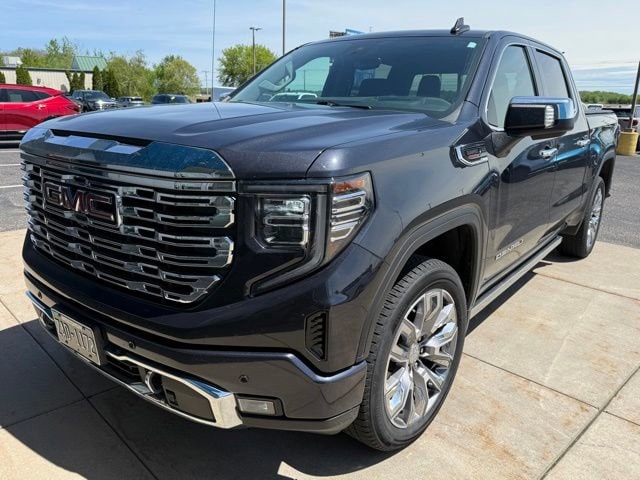 2023 GMC Sierra 4WD Crew Cab Short Box Denali's photo