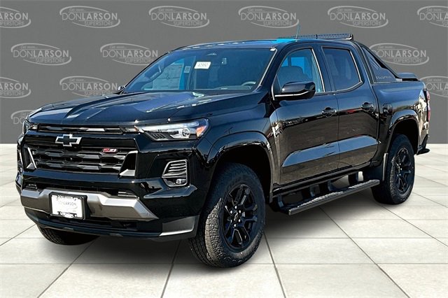 2025 Chevrolet Colorado Z71 photo 2