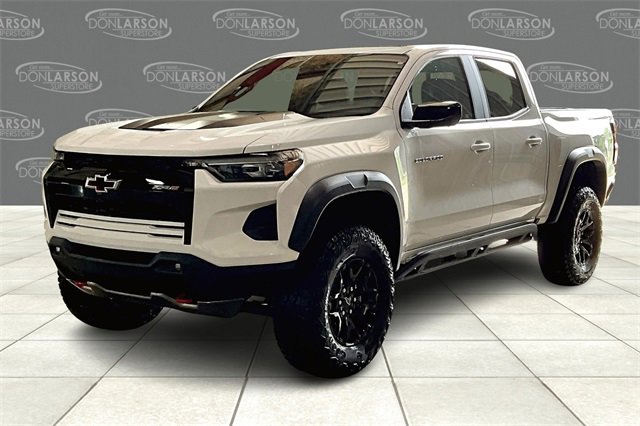 2025 Chevrolet Colorado ZR2 photo 2