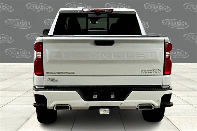 2026 Chevrolet Silverado 1500 High Country photo 3